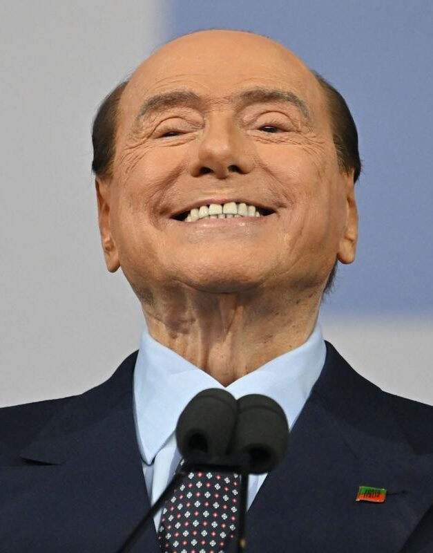 Il funerale di stato a Silvio Berlusconi è il funerale dello stato